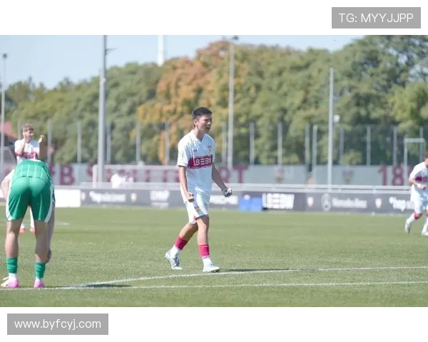 谢初筠:多位置中场适应久帅战术